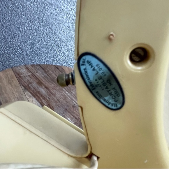 Vintage l 60s Femme-Lite Oval Hollywood Glamour Gal Pinup Lighted Vanity Mirror - Picture 11 of 14